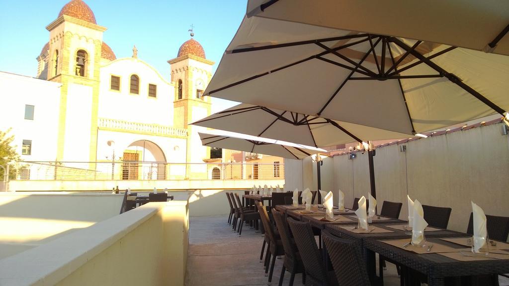 Abas Ristorante Pizzeria Affittacamere Ales Zewnętrze zdjęcie